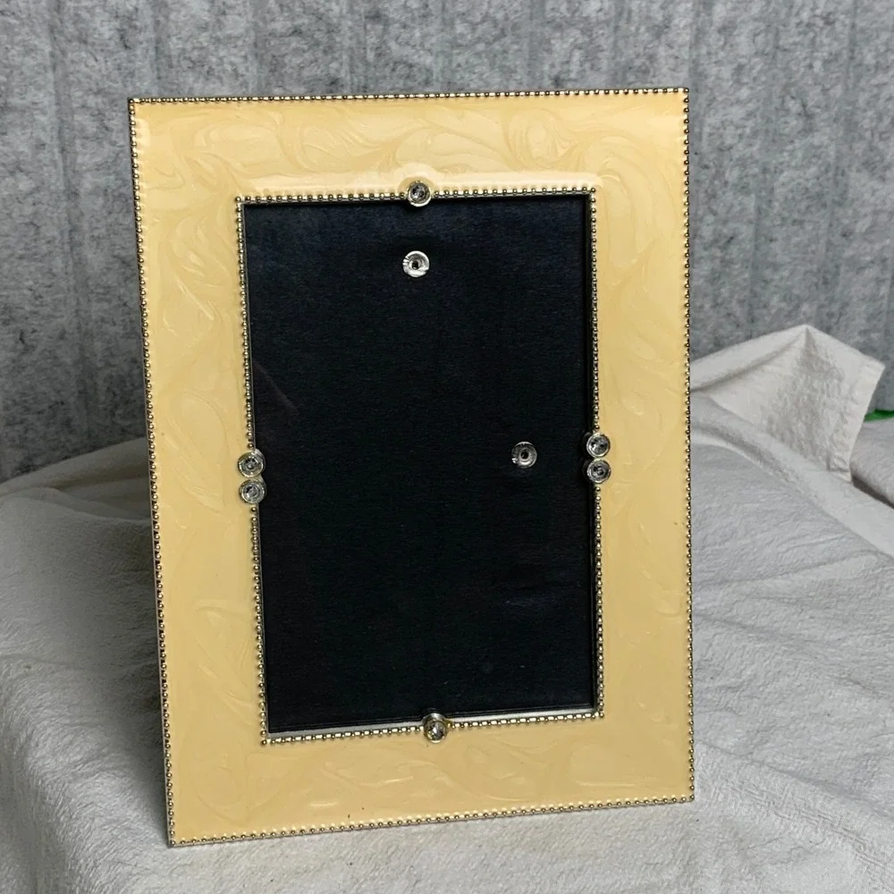 Cream Enamel Rhinestone Beaded 4x6 Picture Frame Silver Tone Marbled Tabletop